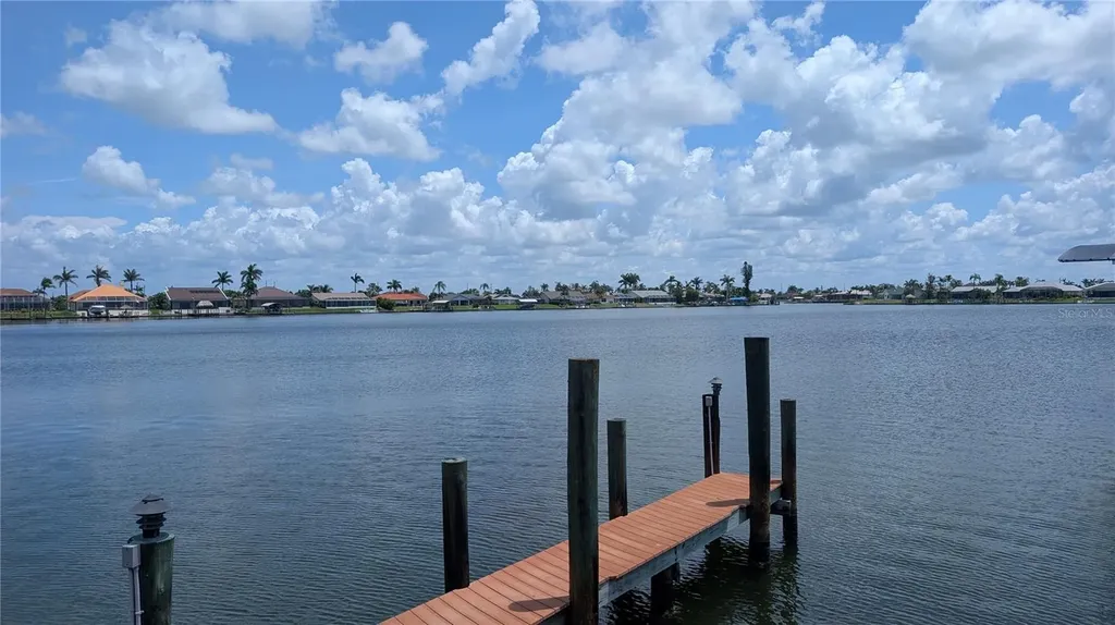 719 SW 51st Terrace Cape Coral FL 33914