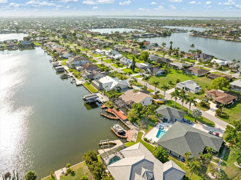 719 SW 51st Terrace Cape Coral FL 33914