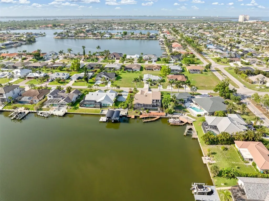 719 SW 51st Terrace Cape Coral FL 33914