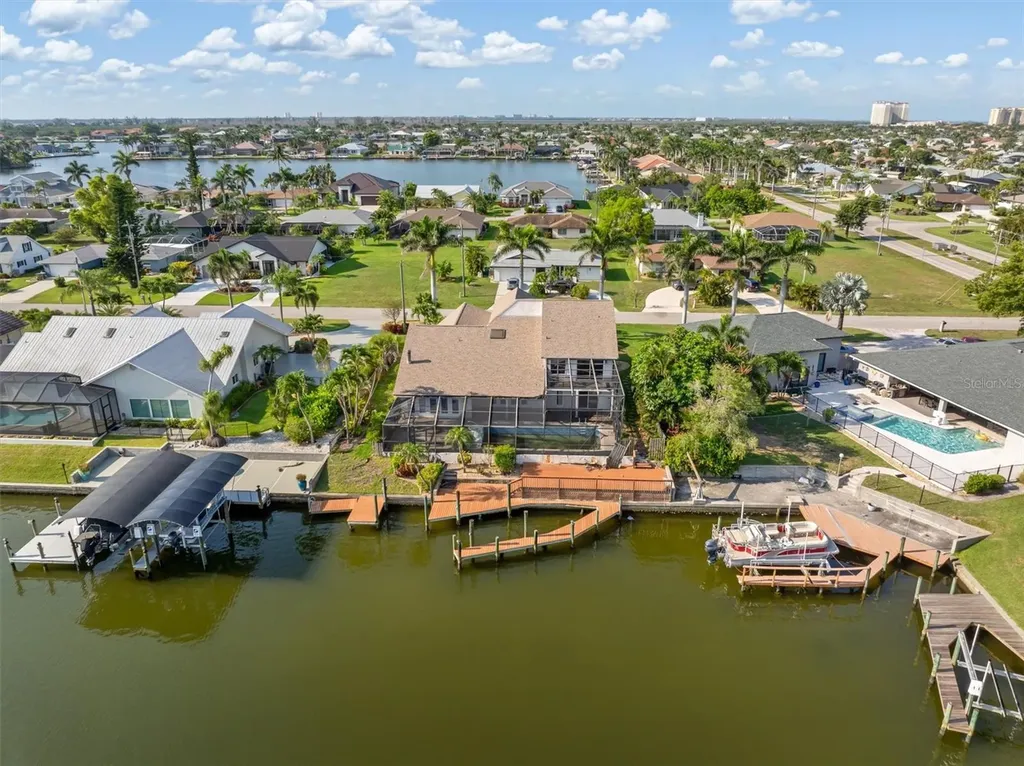 719 SW 51st Terrace Cape Coral FL 33914