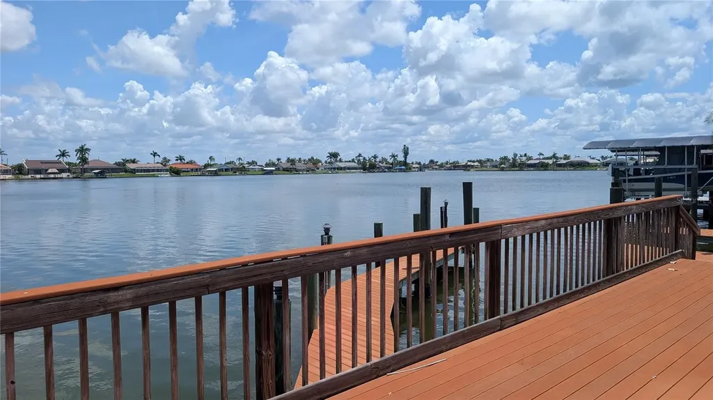 719 SW 51st Terrace Cape Coral FL 33914