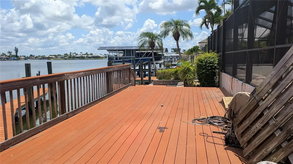 719 SW 51st Terrace Cape Coral FL 33914