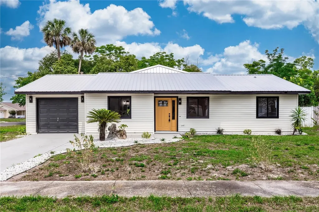 1161 Orangewood Avenue Deland FL 32724