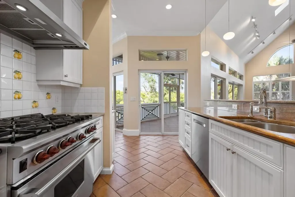 512 77th Street Holmes Beach FL 34217