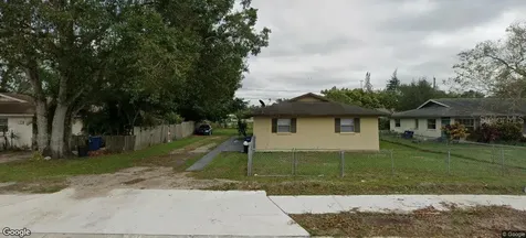 3807 & 3809 7th Street E Bradenton FL 34208