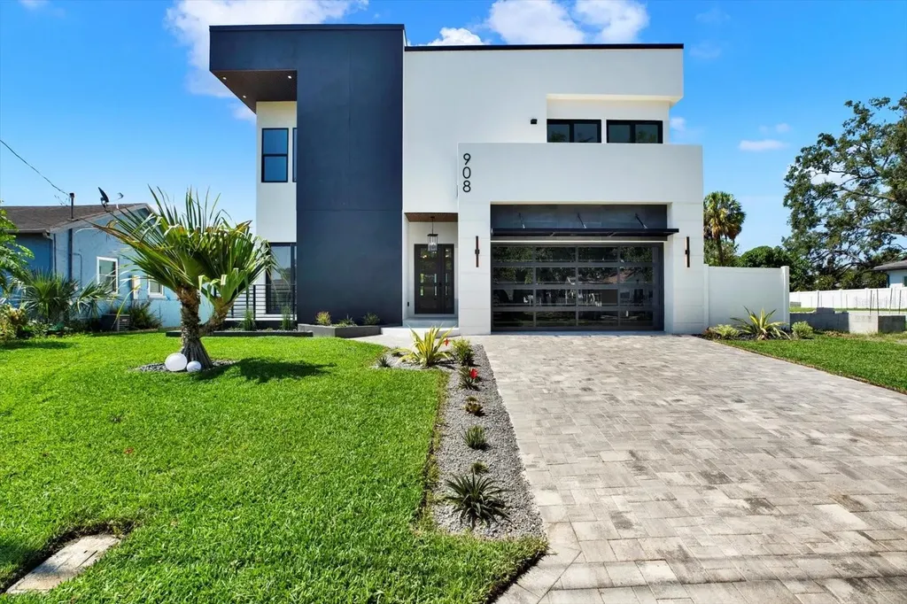 908 W Fribley Street Tampa FL 33603