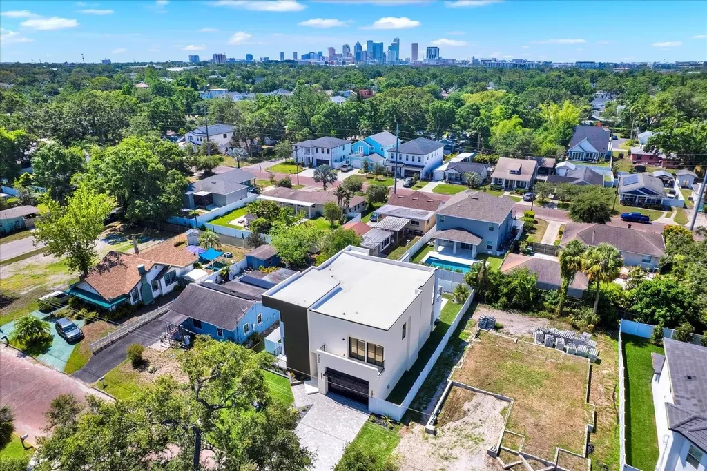908 W Fribley Street Tampa FL 33603
