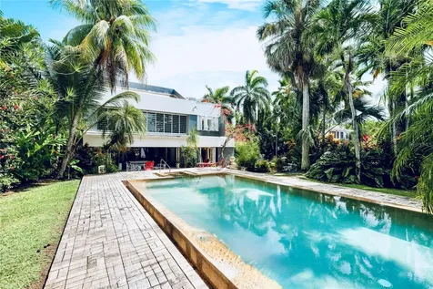 13 Pedrosa Street Garden Hills Guaynabo PR 00966