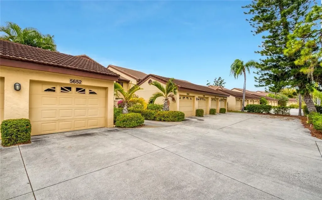5652 Ashton Lake Drive Sarasota FL 34231