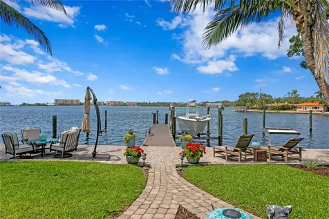 4649 Neptune Drive SE St Petersburg FL 33705