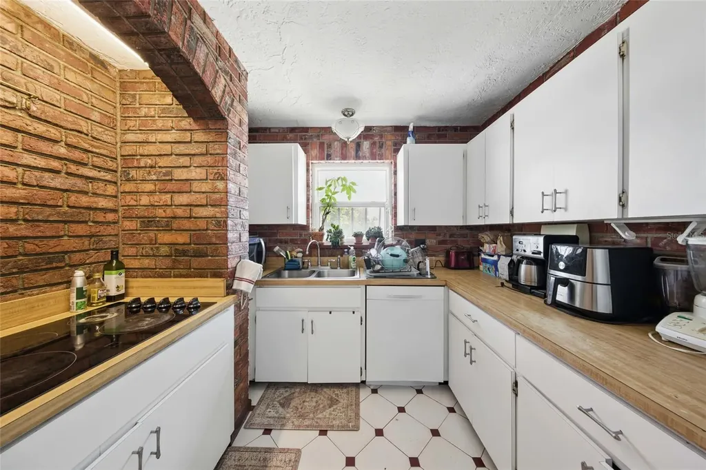 11285 8th Street E Treasure Island FL 33706