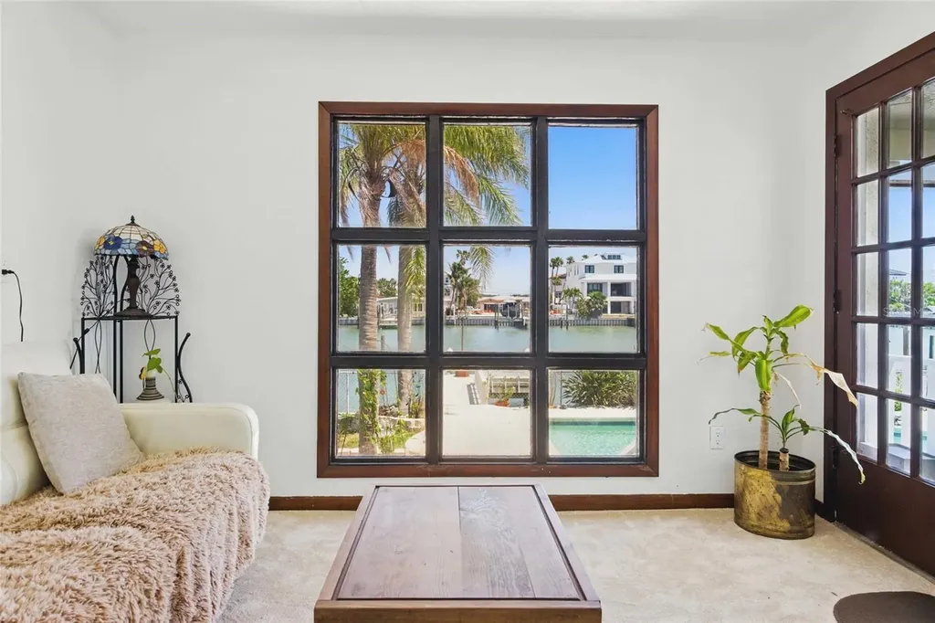 11285 8th Street E Treasure Island FL 33706