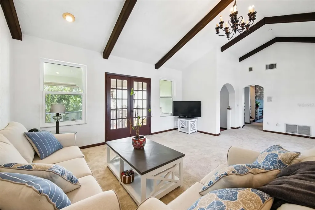 11285 8th Street E Treasure Island FL 33706