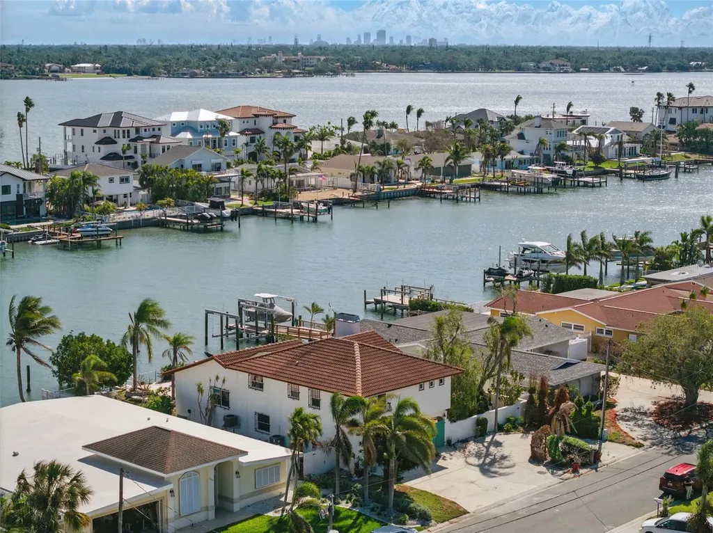 11285 8th Street E Treasure Island FL 33706