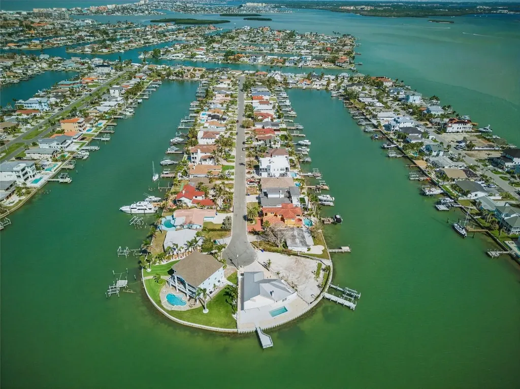 11285 8th Street E Treasure Island FL 33706