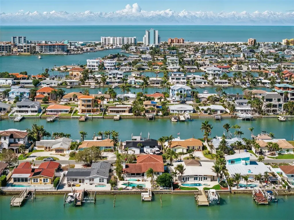 11285 8th Street E Treasure Island FL 33706