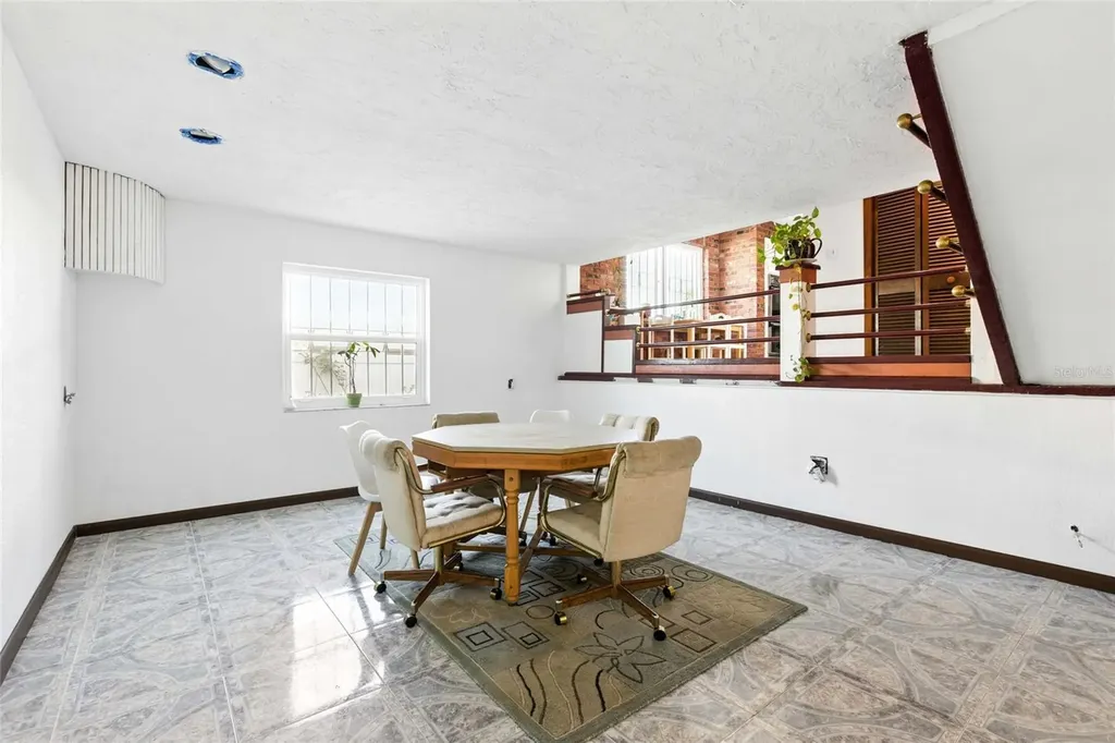 11285 8th Street E Treasure Island FL 33706