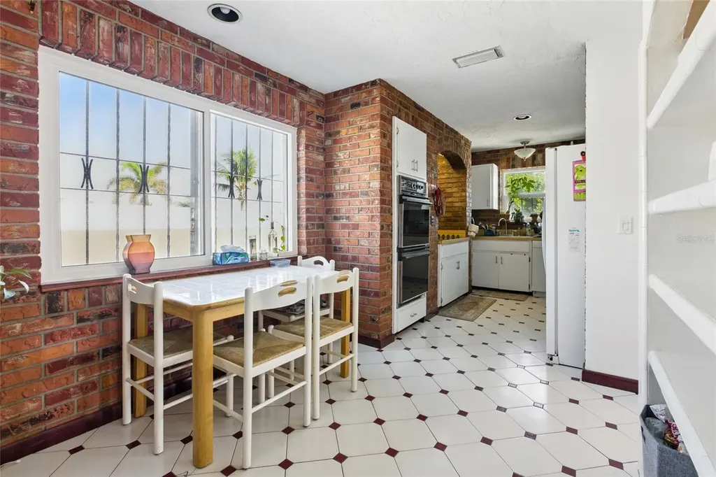 11285 8th Street E Treasure Island FL 33706