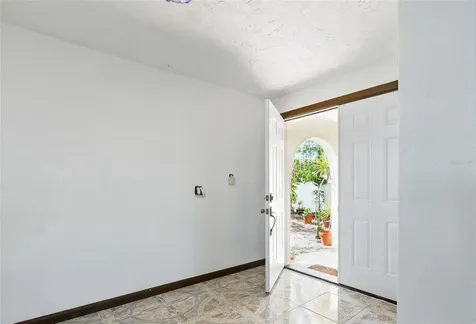 11285 8th Street E Treasure Island FL 33706