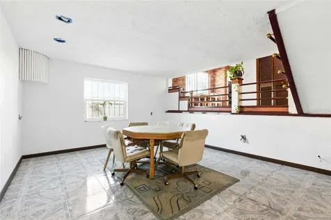 11285 8th Street E Treasure Island FL 33706