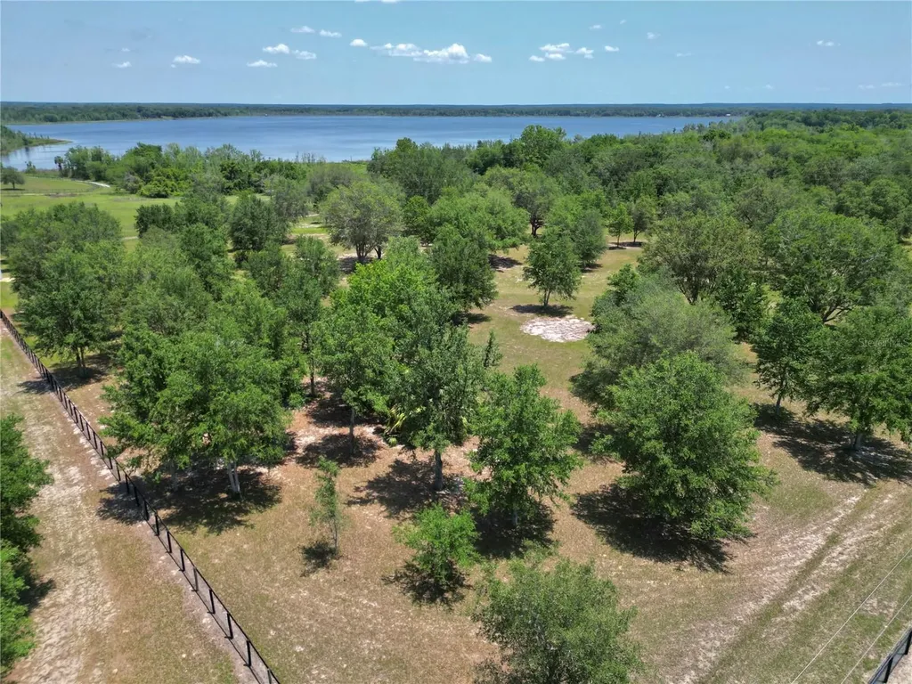 Tbd SE 55th Place Ocklawaha FL 32179
