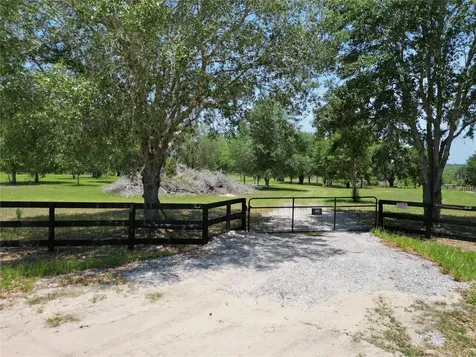 Tbd SE 55th Place Ocklawaha FL 32179