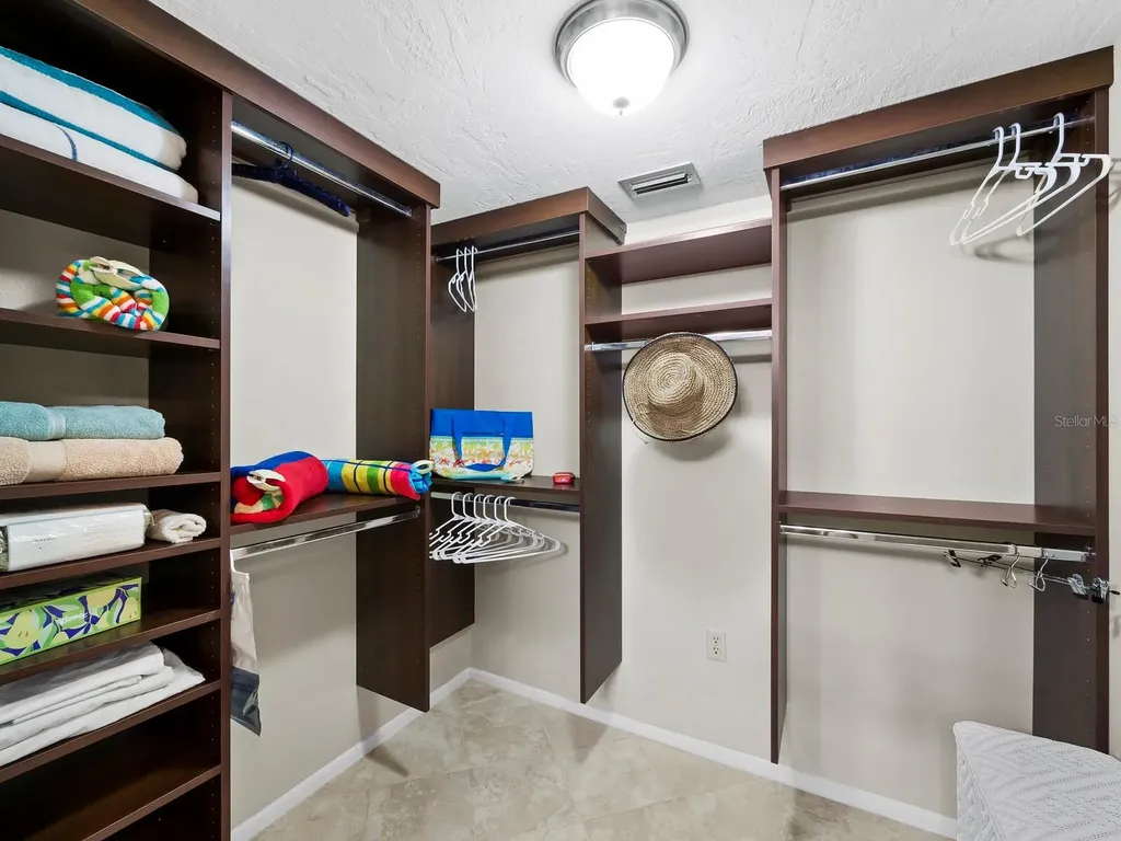 6110 Country Club Way Sarasota FL 34243