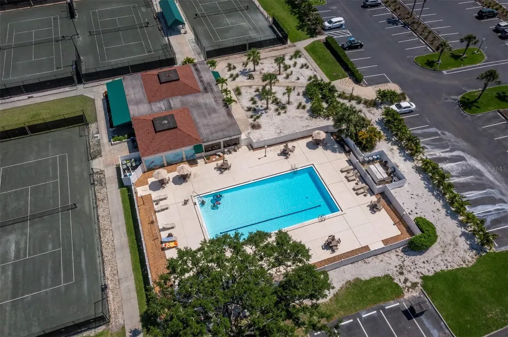 6110 Country Club Way Sarasota FL 34243