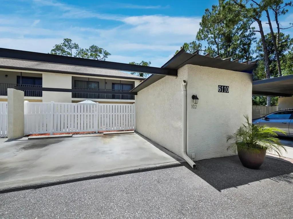 6110 Country Club Way Sarasota FL 34243