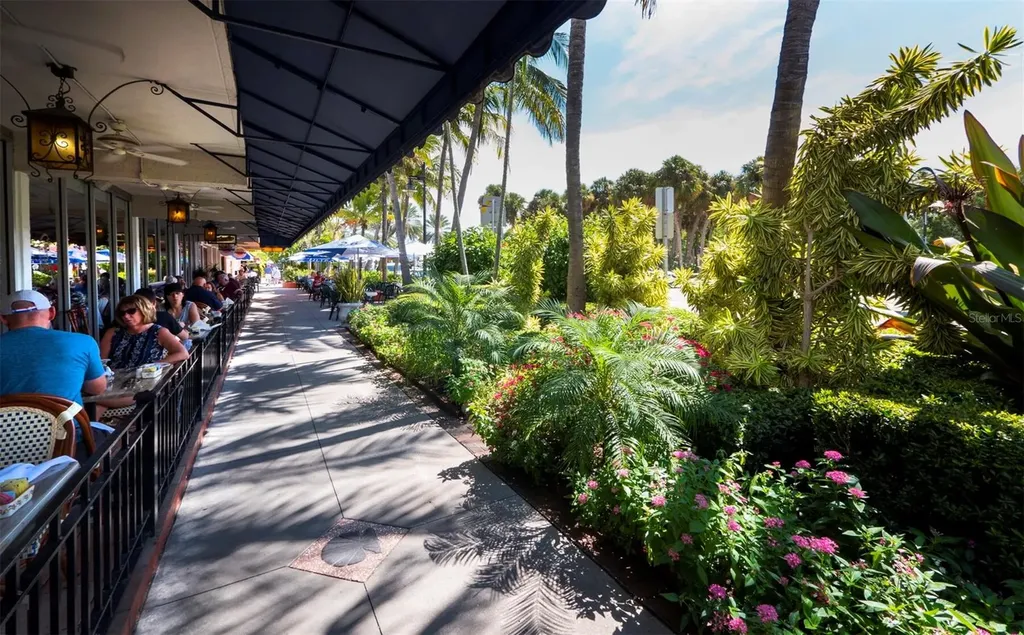 6110 Country Club Way Sarasota FL 34243