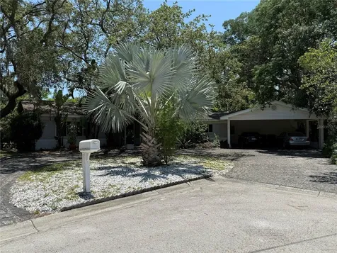 7601 Pine Hill Drive Tampa FL 33617
