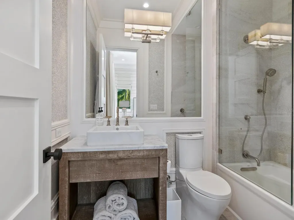 3799 Flamingo Avenue Sarasota FL 34242