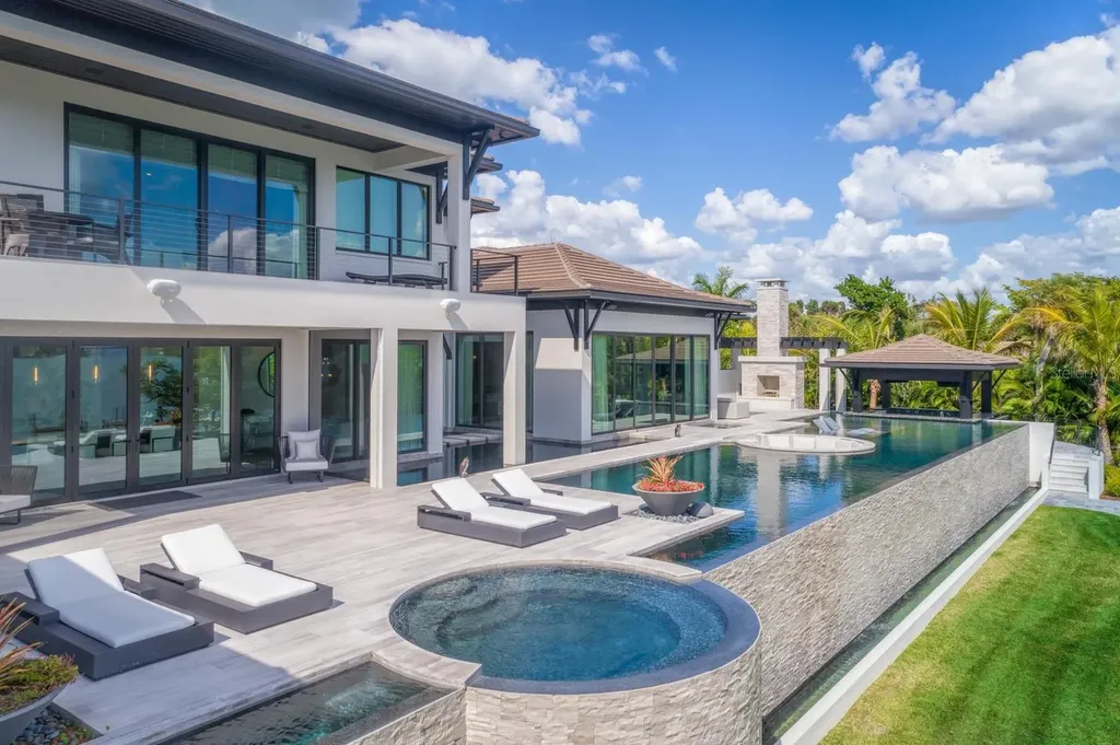 3799 Flamingo Avenue Sarasota FL 34242