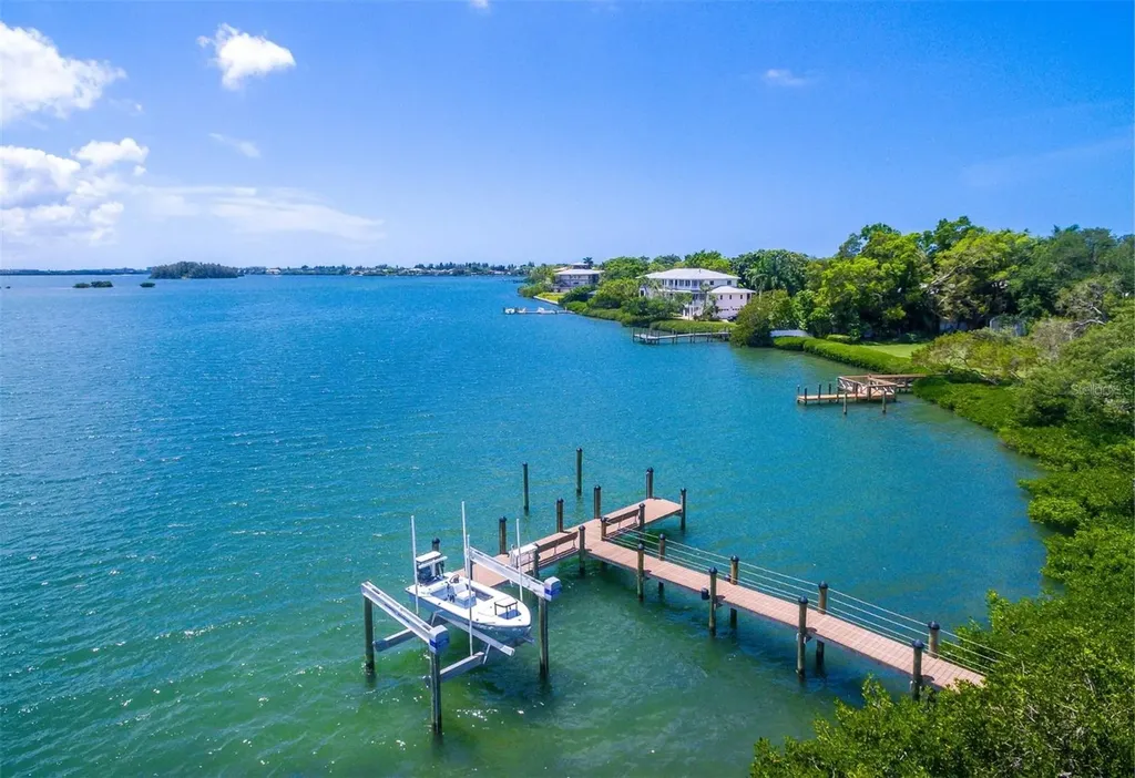 3799 Flamingo Avenue Sarasota FL 34242
