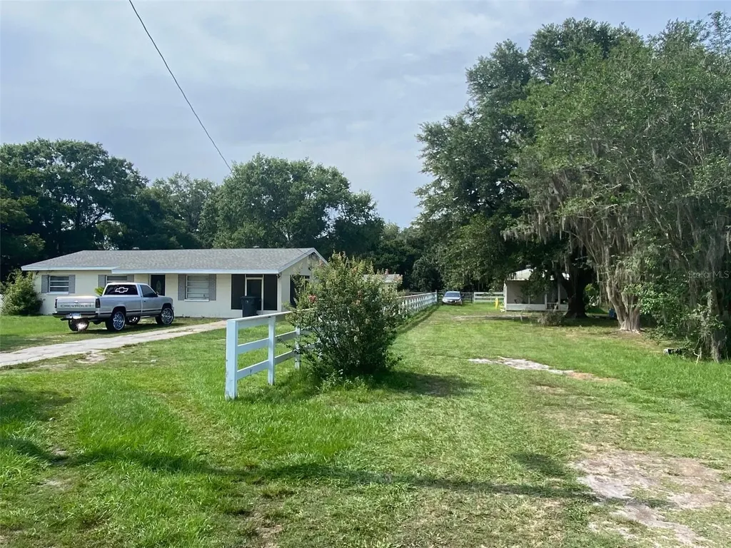 4316 E Knights Griffin Road Plant City FL 33565