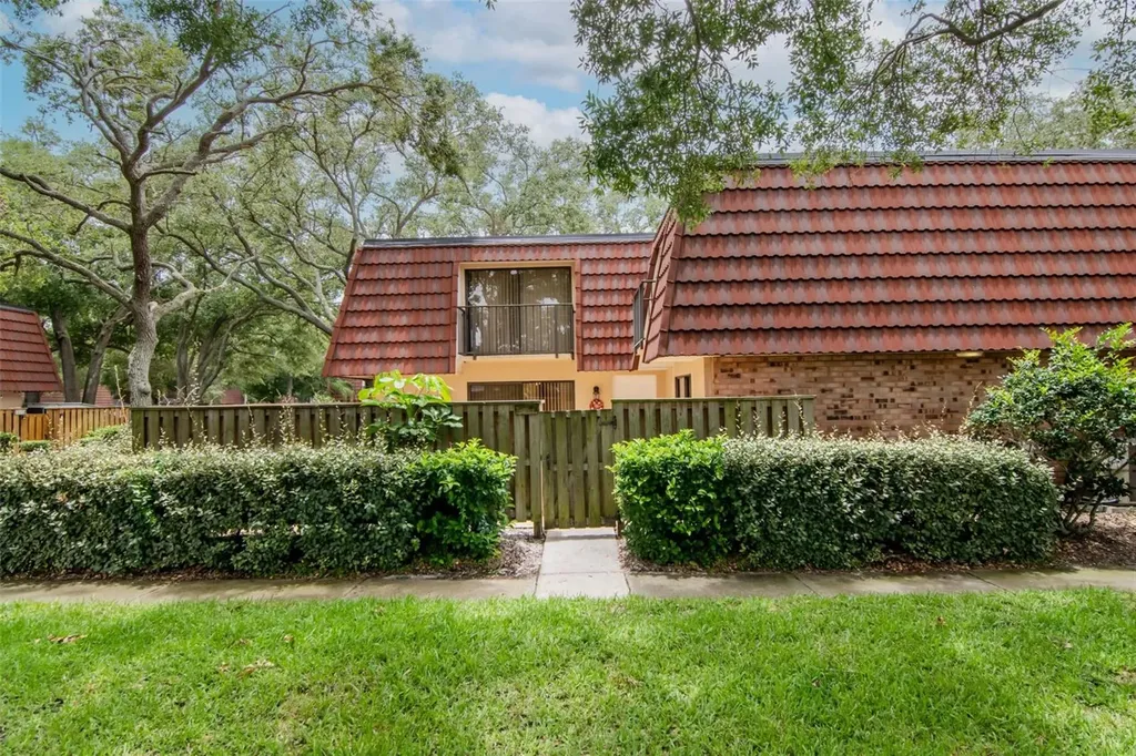 2725 11th Court Palm Harbor FL 34684