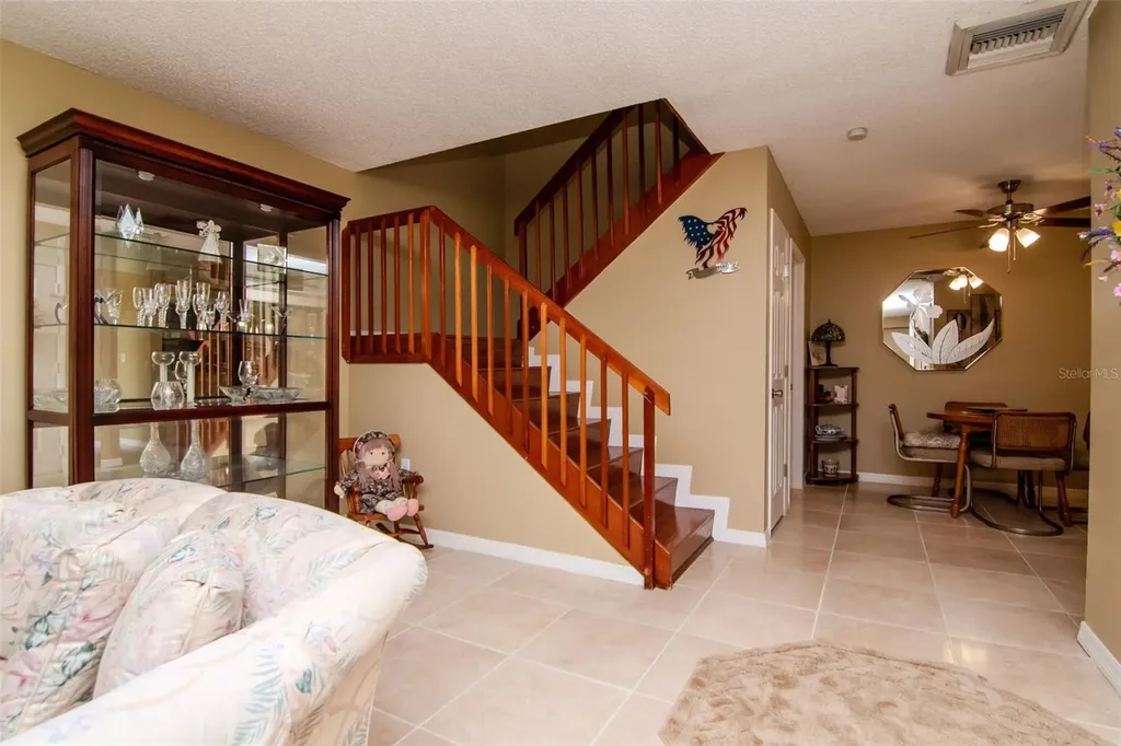 2725 11th Court Palm Harbor FL 34684