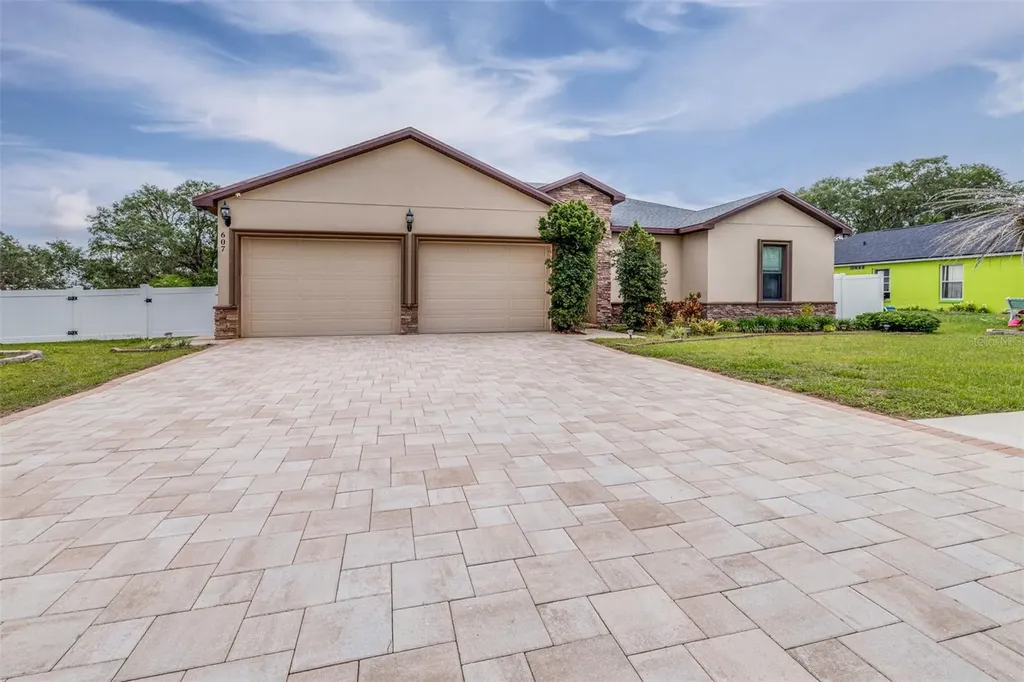 607 S 16th Street Haines City FL 33844