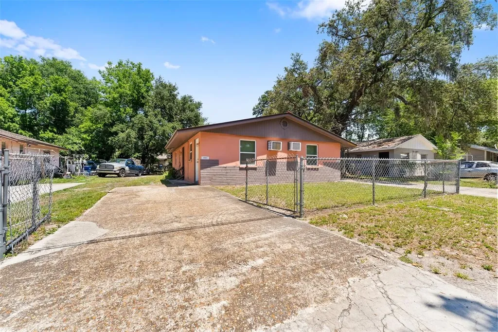 10009 N 10th Street Tampa FL 33612