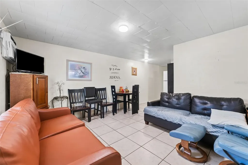 10009 N 10th Street Tampa FL 33612