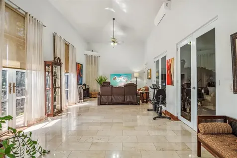 A-12 Vista Linda Guaynabo PR 00969
