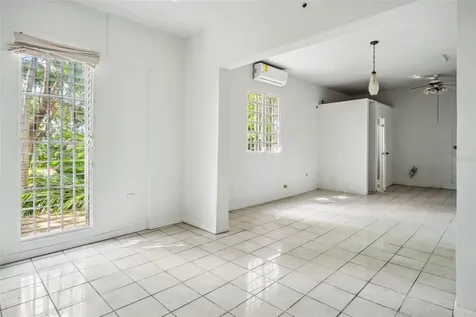 A-12 Vista Linda Guaynabo PR 00969