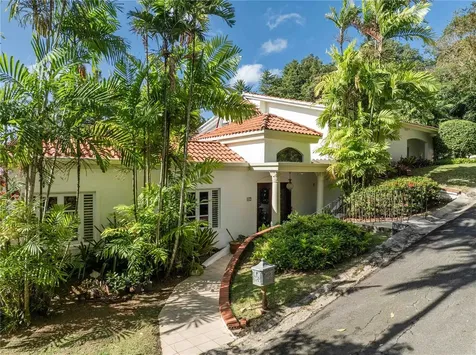 A-12 Vista Linda Guaynabo PR 00969