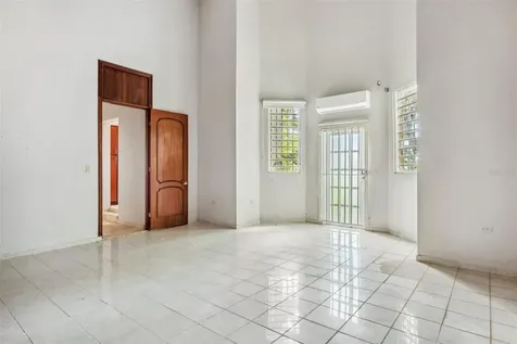 A-12 Vista Linda Guaynabo PR 00969