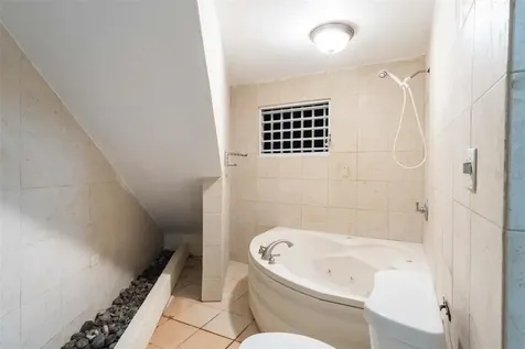 A-12 Vista Linda Guaynabo PR 00969