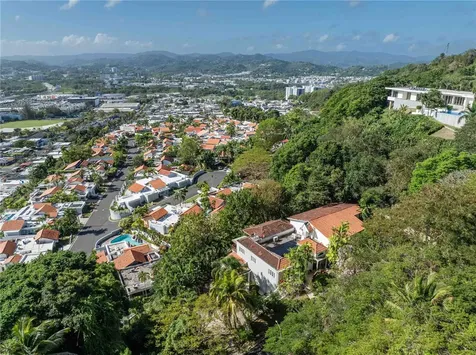 A-12 Vista Linda Guaynabo PR 00969