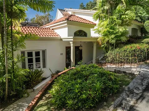 A-12 Vista Linda Guaynabo PR 00969