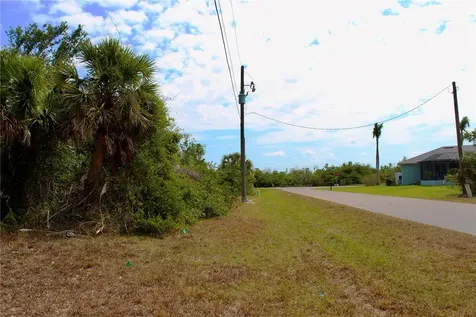 118 Cable Drive Rotonda West FL 33947
