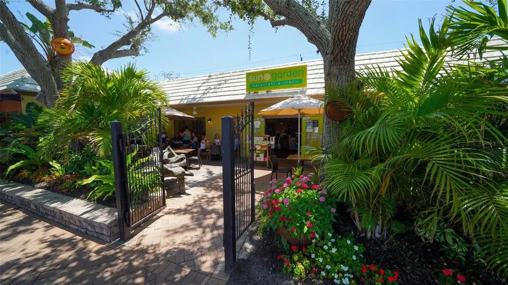 1345 Moonmist Drive Sarasota FL 34242