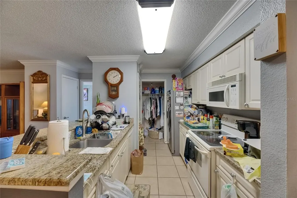 9481 Highland Oak Drive Tampa FL 33647